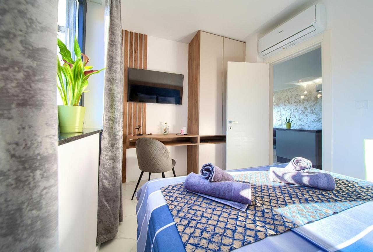 Apartamento Penthouse Rosa Malinska Exterior foto
