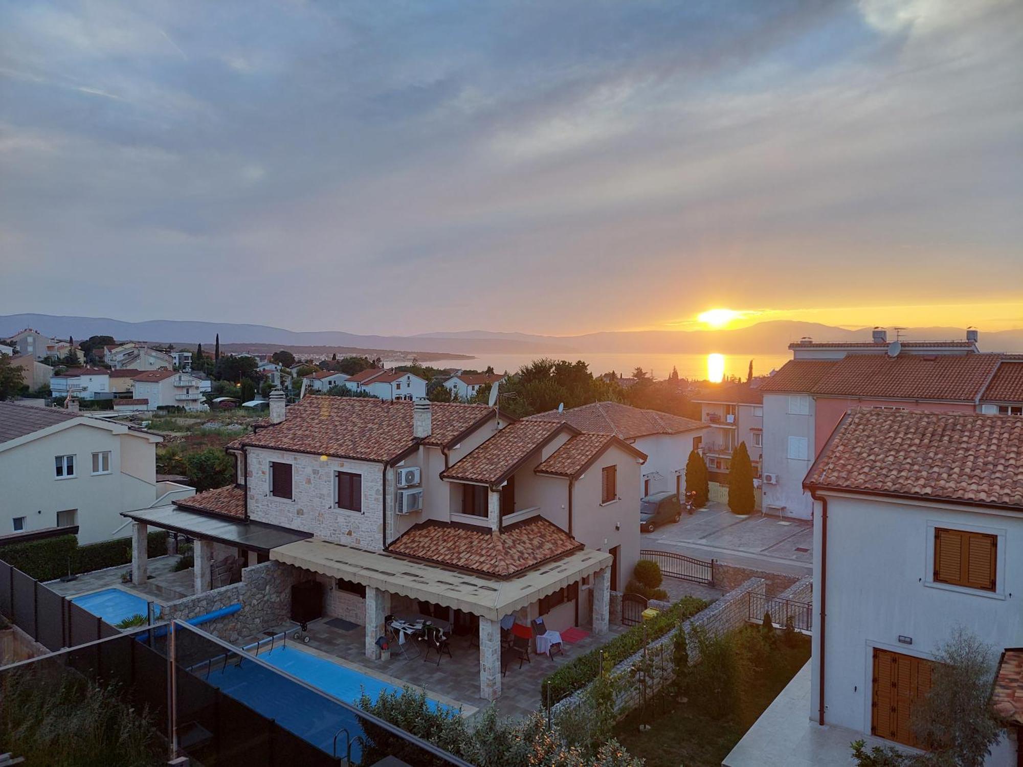 Apartamento Penthouse Rosa Malinska Exterior foto